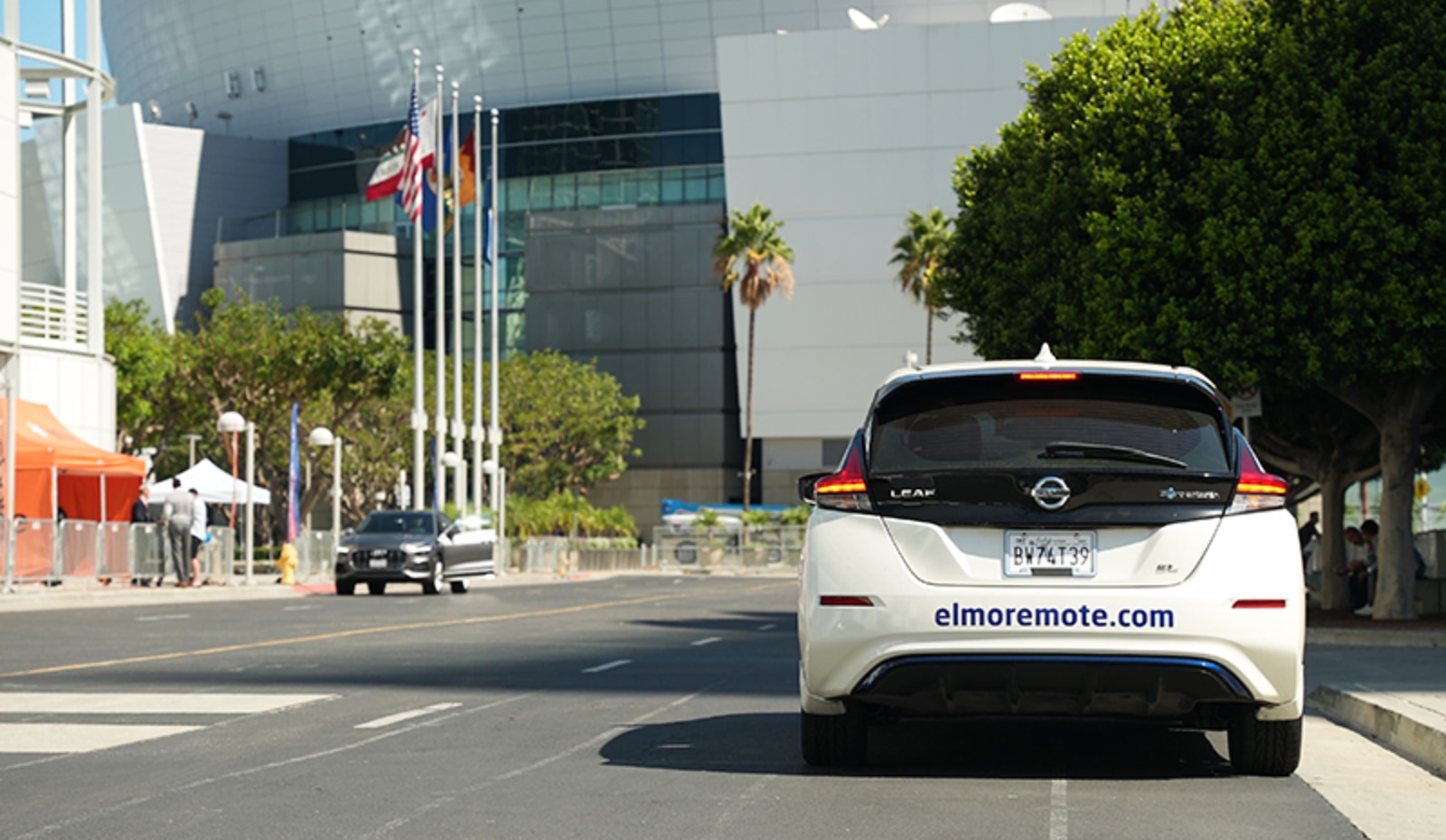 Ghost in the machine? These rental cars are driven by remote control – Elmo